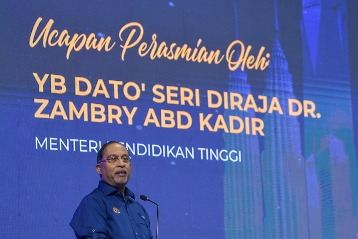 Higher Education Minister Datuk Seri Dr Zambry Abdul Kadir at the National Career Carnival in Malaysia International Trade &amp; Exhibition Centre (MITEC) here today.