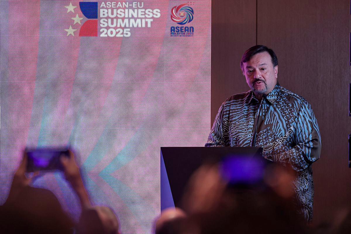 Finance Minister II Senator Datuk Seri Amir Hamzah Azizan delivers the opening address at the ASEAN-EU Business Summit 2025 held at a hotel today. - BERNAMA