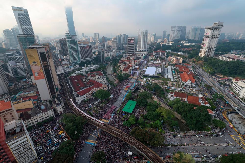 KUALA LUMPUR, August 31 -Aerial view of the atmosphere around Dataran Merdeka during the celebration of National Day 2022 today. BERNAMAPIX