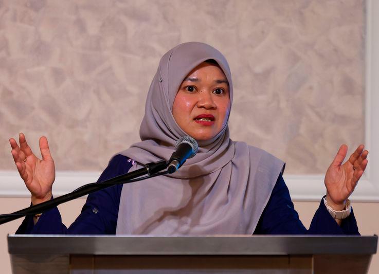 Menteri Pendidikan Fadhlina Sidek - fotoBERNAMA