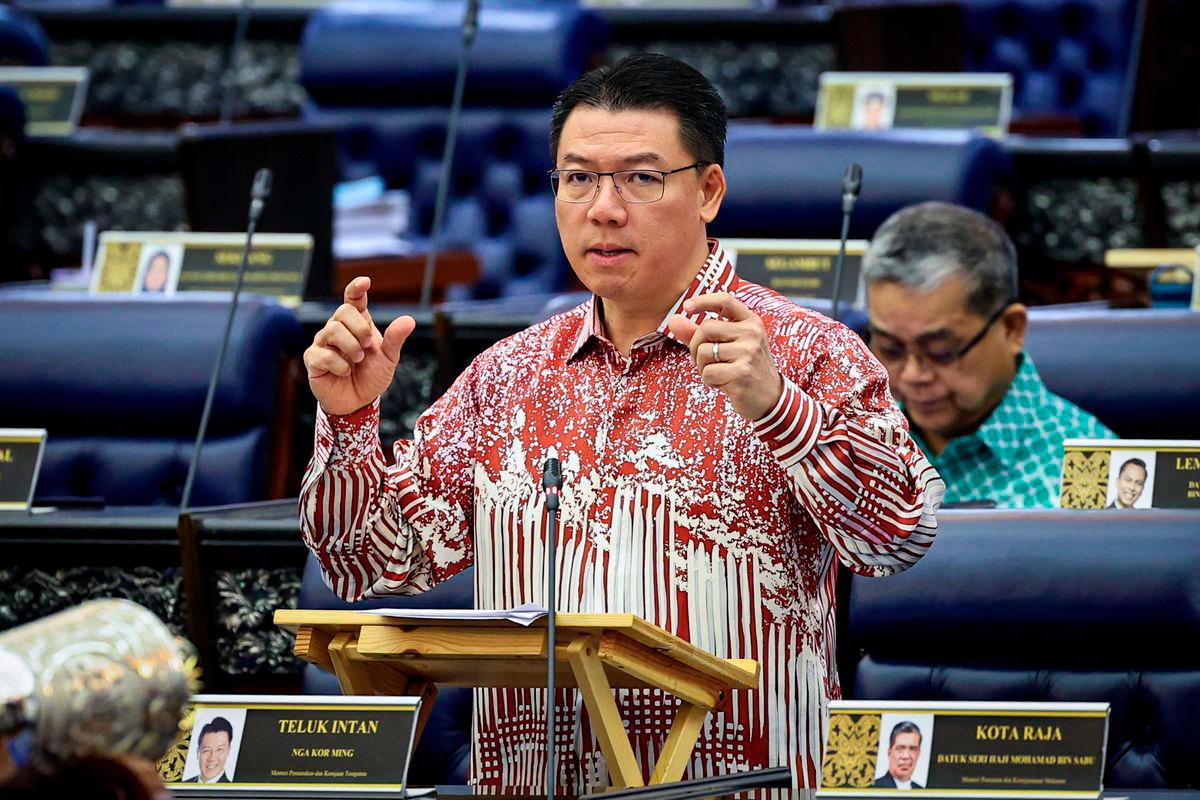 The Minister of Housing and Local Government, Nga Kor Ming, at the Second Meeting, Fourth Session of the 15th Parliament, Dewan Rakyat Conference in the Parliament Building today. - BERNAMA