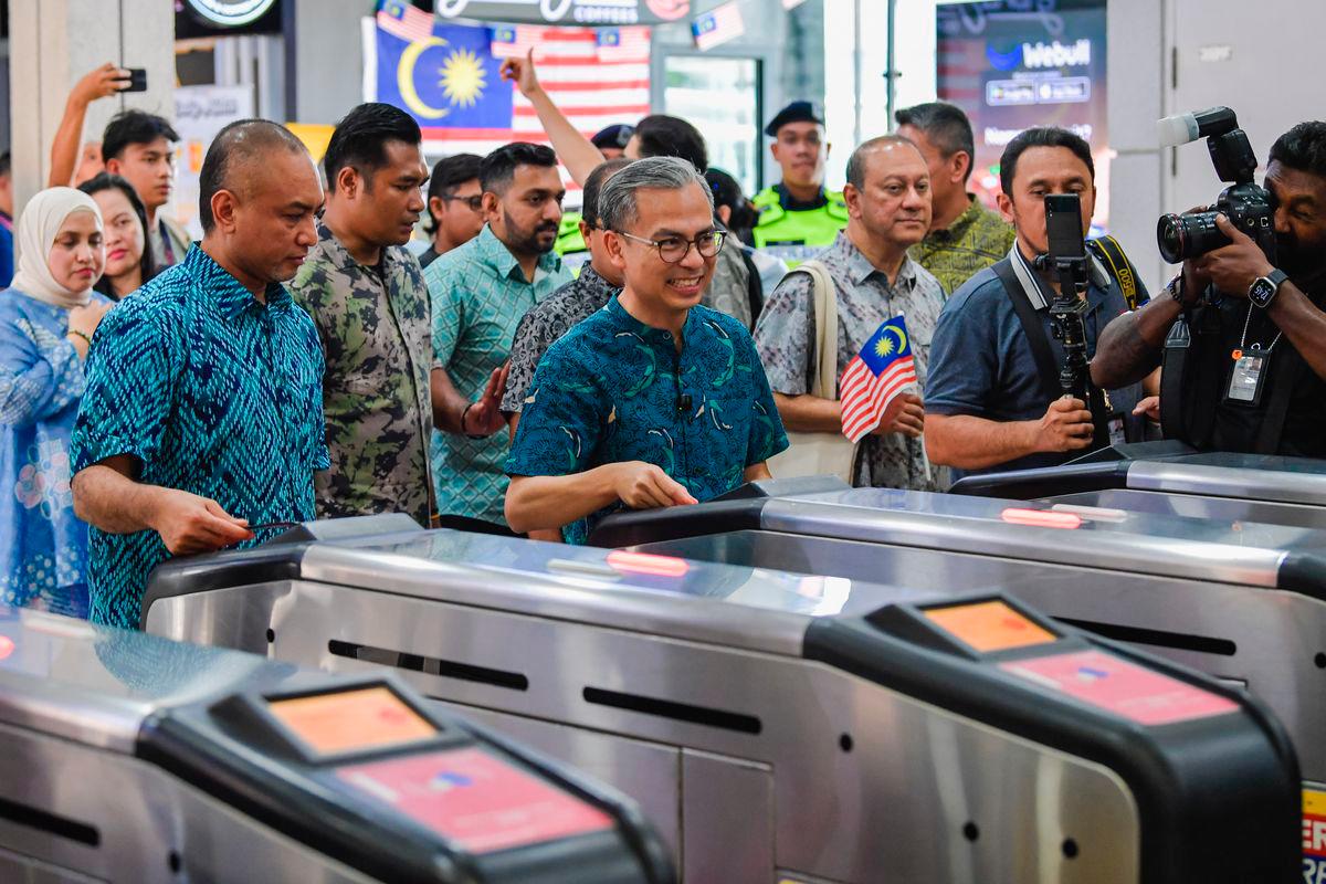 Communications Minister Fahmi Fadzil. Bernamapix