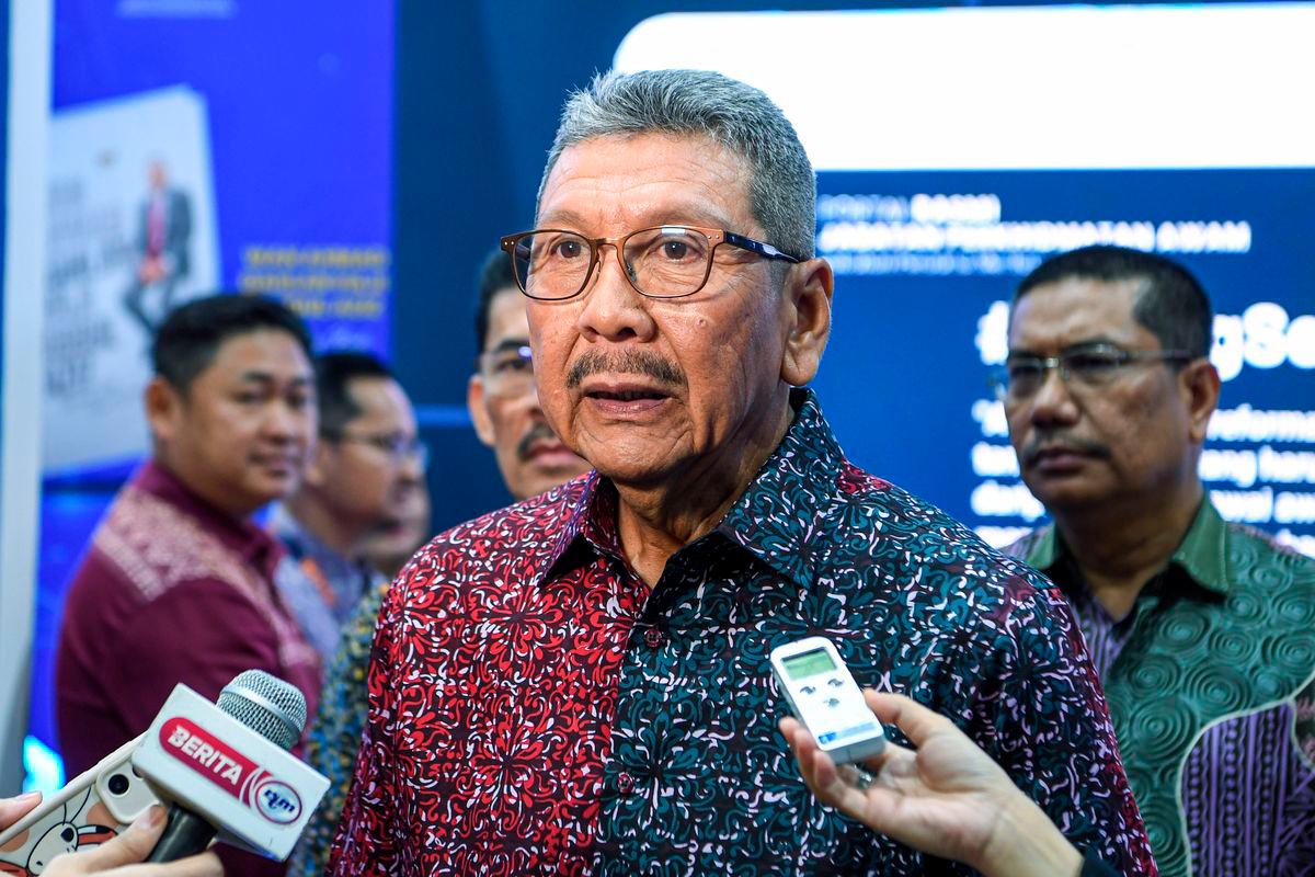 Public Service Department director-general Tan Sri Wan Ahmad Dahlan Abdul Aziz - Photo by BERNAMA