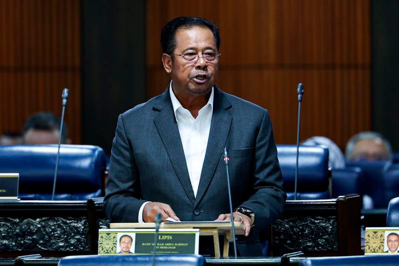 Timbalan Menteri Sumber Manusia Datuk Seri Abdul Rahman Mohamad - fotoBERNAMA