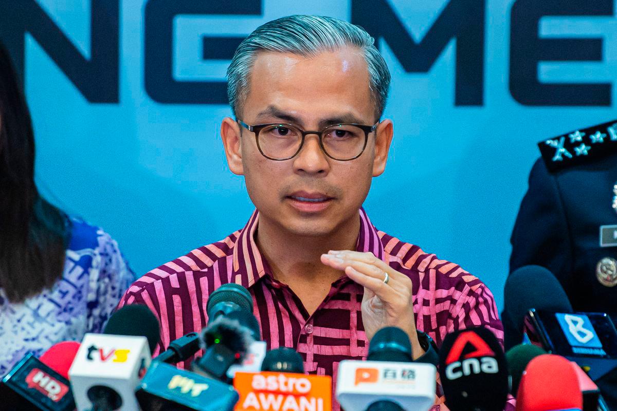 Menteri Komunikasi Datuk Fahmi Fadzil pada sidang media Liputan Sidang Media Sesi Perjumpaan Menteri Komunikasi dan Polis Diraja Malaysia (PDRM) Bersama-sama Pihak TikTok di Menara 1 Bukit Aman, hari ini -fotoBERNAMA