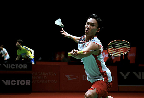 World No.1 badminton player Kento Momota pays tribute to late Izuan