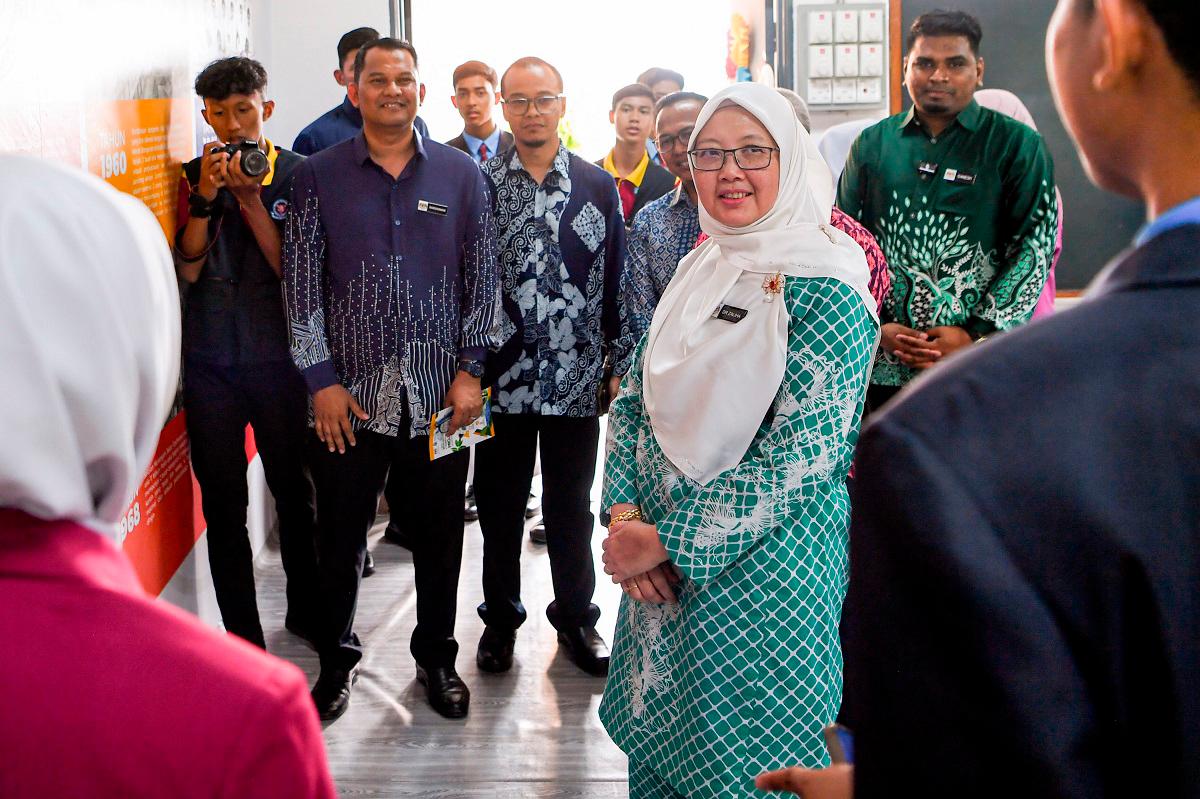 - fotoBERNAMA