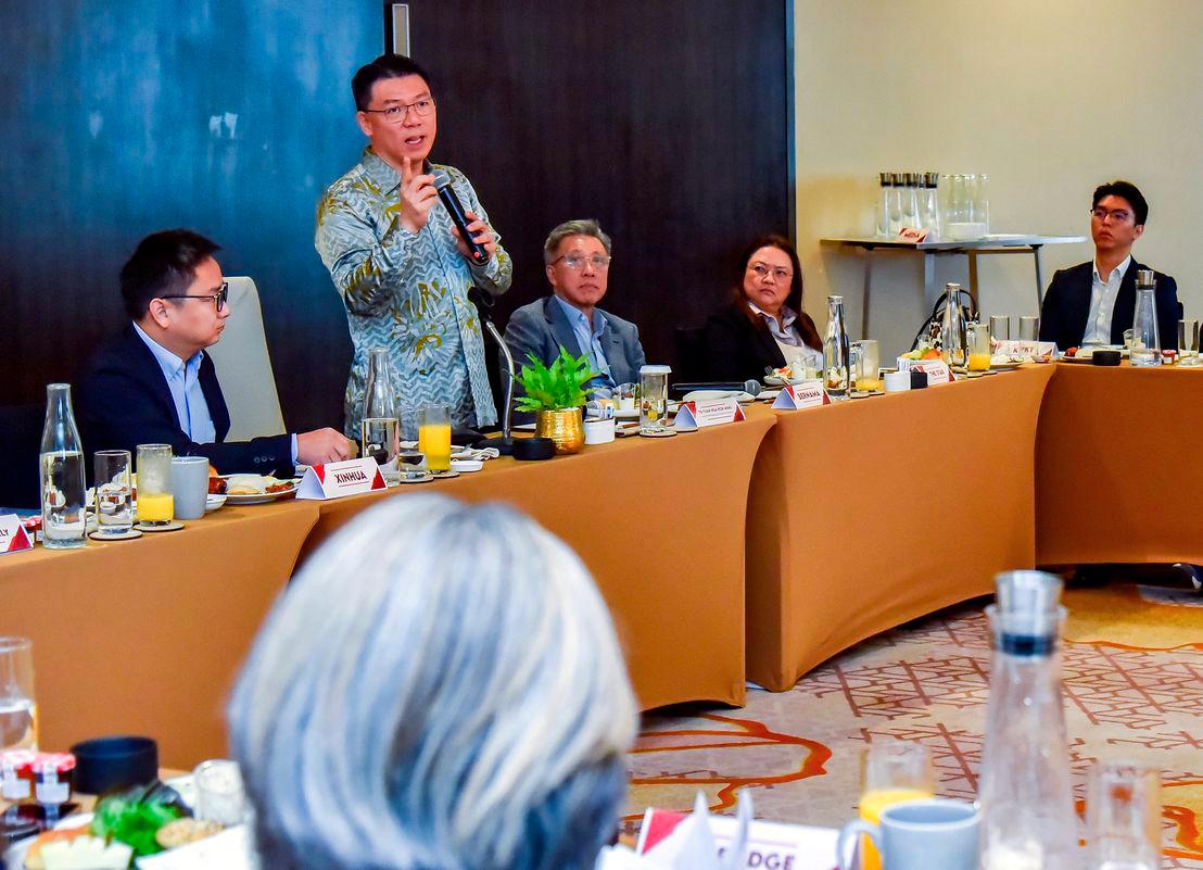 Minister of Housing and Local Government, Nga Kor Ming speaks with media representative during the Build the Nation: Urban Renewal and Housing Reforms session at a hotel - BERNAMAPIX