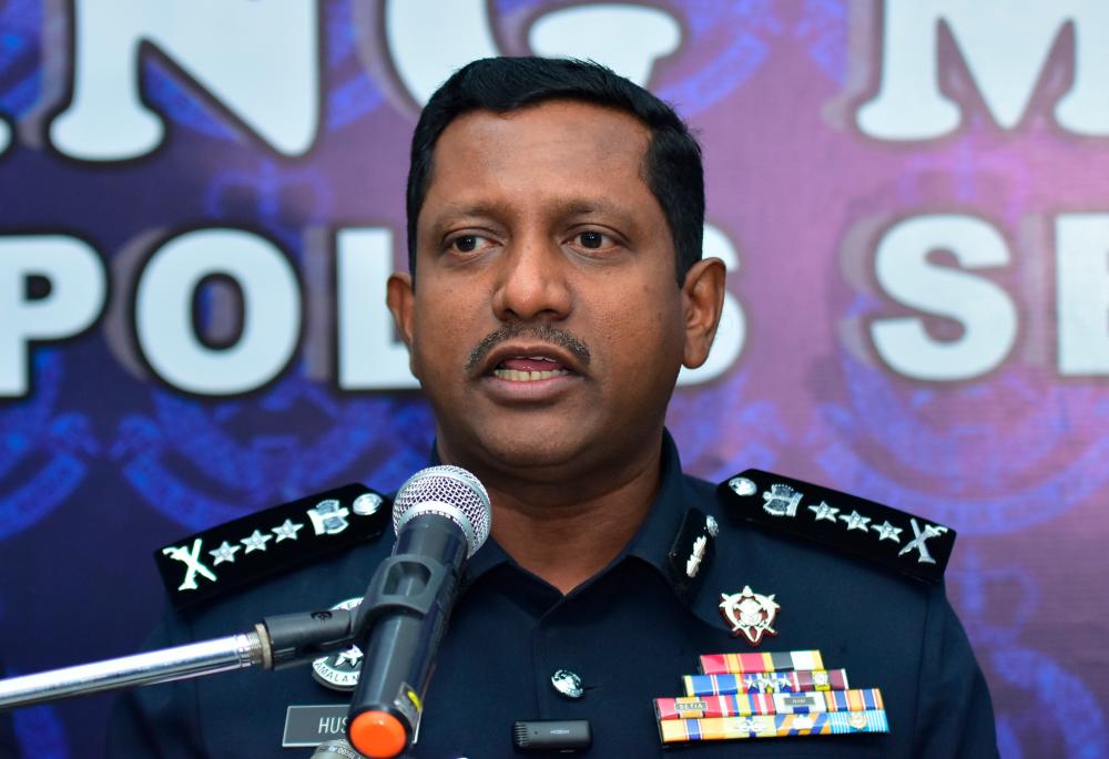 Ketua Polis Selangor Datuk Hussein Omar Khan. - fotoBERNAMA
