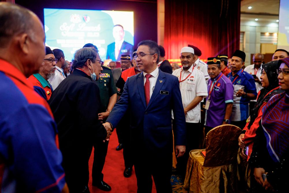 KUALA LUMPUR, June 21 -- Deputy Defense Minister Adly Zahari greeted veteran members of the Malaysian Armed Forces (ATM) at the Launching Ceremony of the Veteran Integrated Benefit System (VIBES) 2.0 Go Live Portal at Dewan Perkasa, Wisma Perwira today. BERNAMAPIX