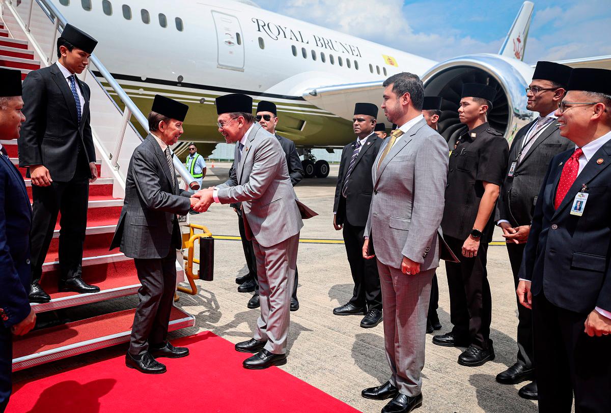 - fotoBERNAMA