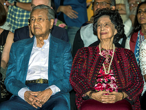 Prime Minister Tun Dr Mahathir Mohamad and wife, Tun Dr Siti Hasmah Mohd Ali at the premiere of the documentary film ‘’M for Malaysia’’ at the GSC Cinema, Pavilion last night. — Bernama
