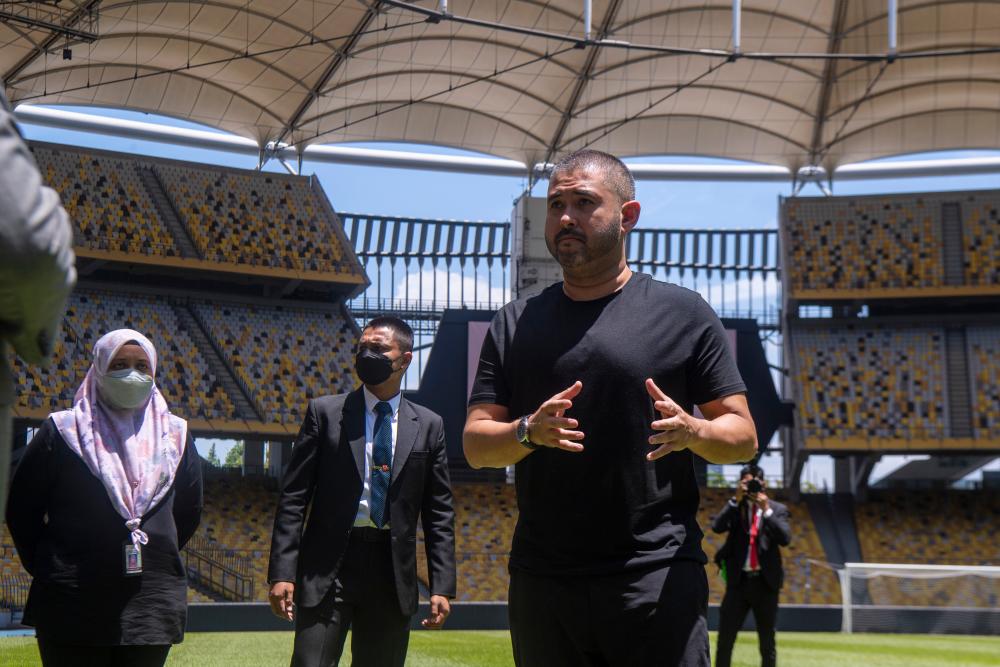 KUALA LUMPUR, March 19 - Tunku Mahkota Johor Tunku Ismail Sultan Ibrahim consented to desecrate the duke present to inspect the field conditions at the Bukit Jalil National Stadium. BERNAMAPIX