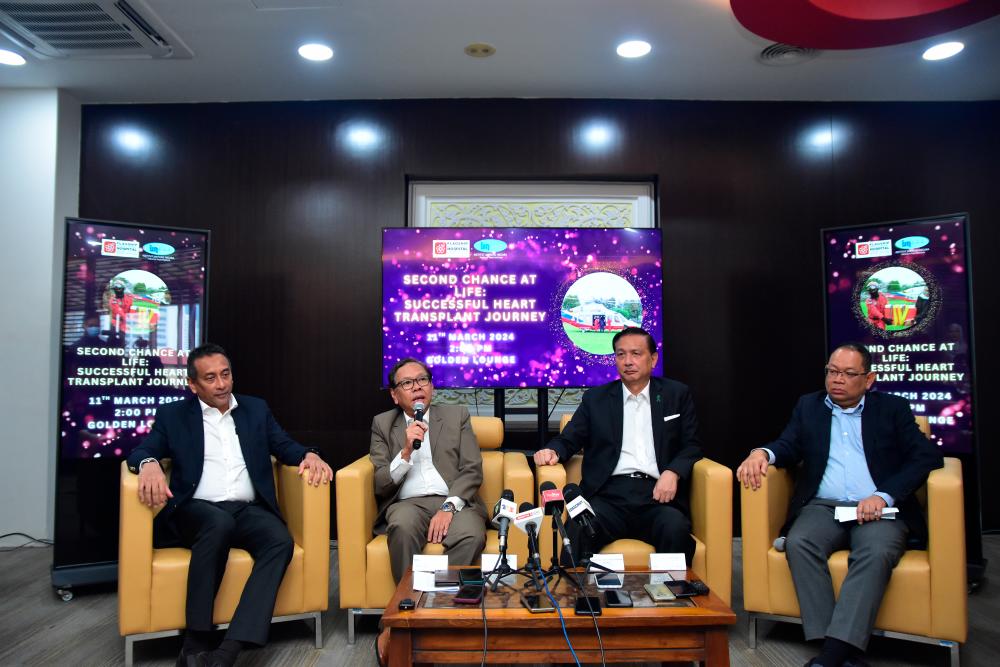 Chairman of National Heart Institute (IJN) Tan Sri Dr Noor Hisham Abdullah (two, right) during the Celebrating Two Successful Heart Transplants Press Conference at IJN today/BERNAMApix