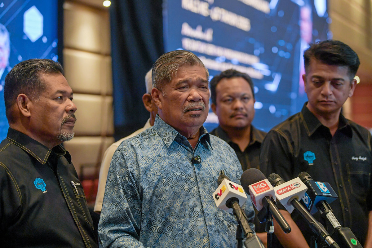 Minister of Agriculture and Food Security, Datuk Seri Mohamad Sabu, at a press conference during the Opening Ceremony of the 40th Annual General Meeting of Nekmat at a hotel today. – BERNAMA