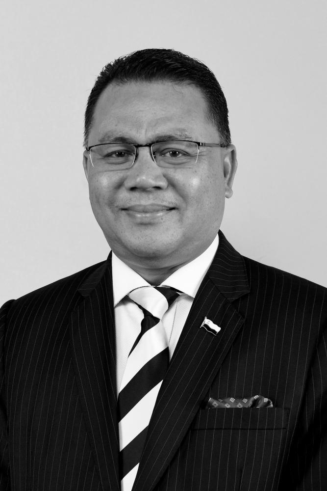KUALA LUMPUR, 17 August -- Pelangai State Assembly Member Datuk Seri Johari Harun was among the victims of the plane crash in Elmina Shah Alam yesterday. BERNAMAPIX