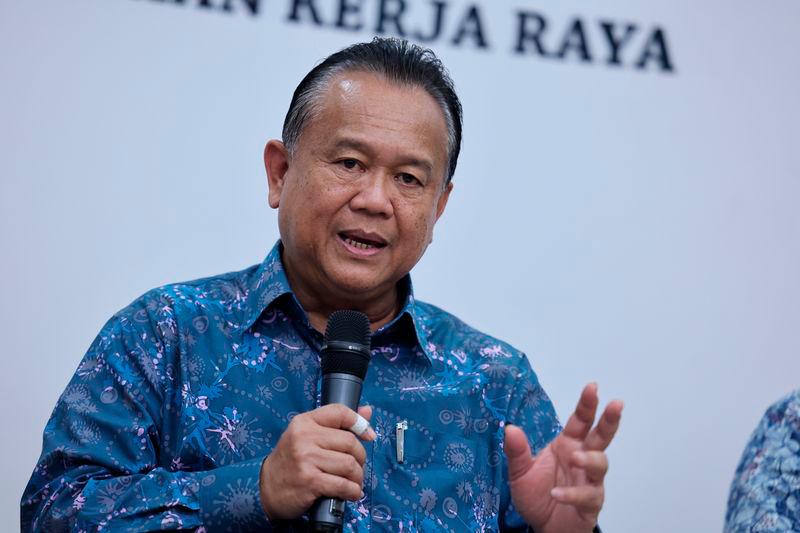 Menteri Kerja Raya Datuk Seri Alexander Nanta Linggi - fotoBERNAMA