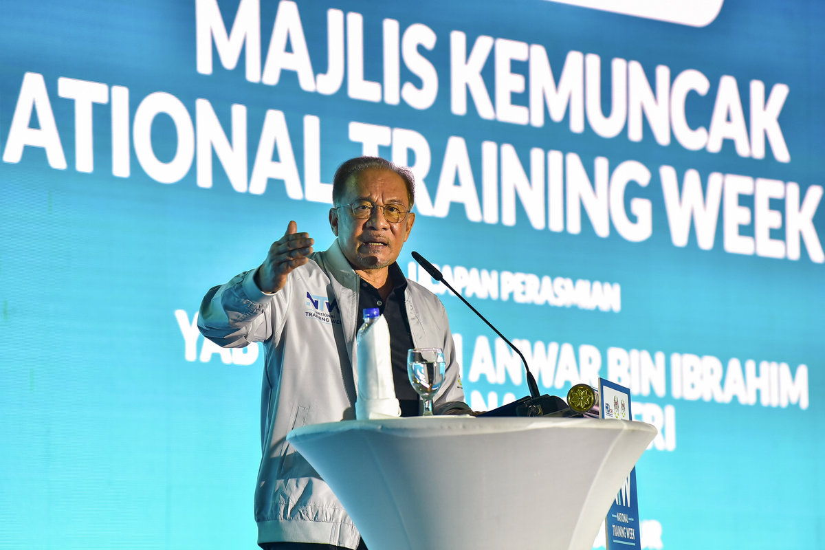 Prime Minister Datuk Seri Anwar Ibrahim at the National Training Weeks (NTW) 2025 at the Bukit Jalil National Stadium grounds here today. - BERNAMApix