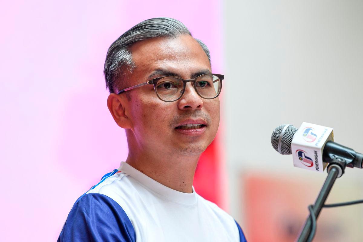 Menteri Komunikasi, Datuk Fahmi Fadzil menyampaikan ucapan pada Majlis Peluncuran Bulan Kebangsaan dan Kibar Jalur Gemilang 2025 Peringkat Wilayah Persekutuan Kuala Lumpur dan Putrajaya di Institut Pendidikan Guru Kampus Bahasa Melayu Lembah Pantai, Kuala Lumpur hari ini-fotoBERNAMA