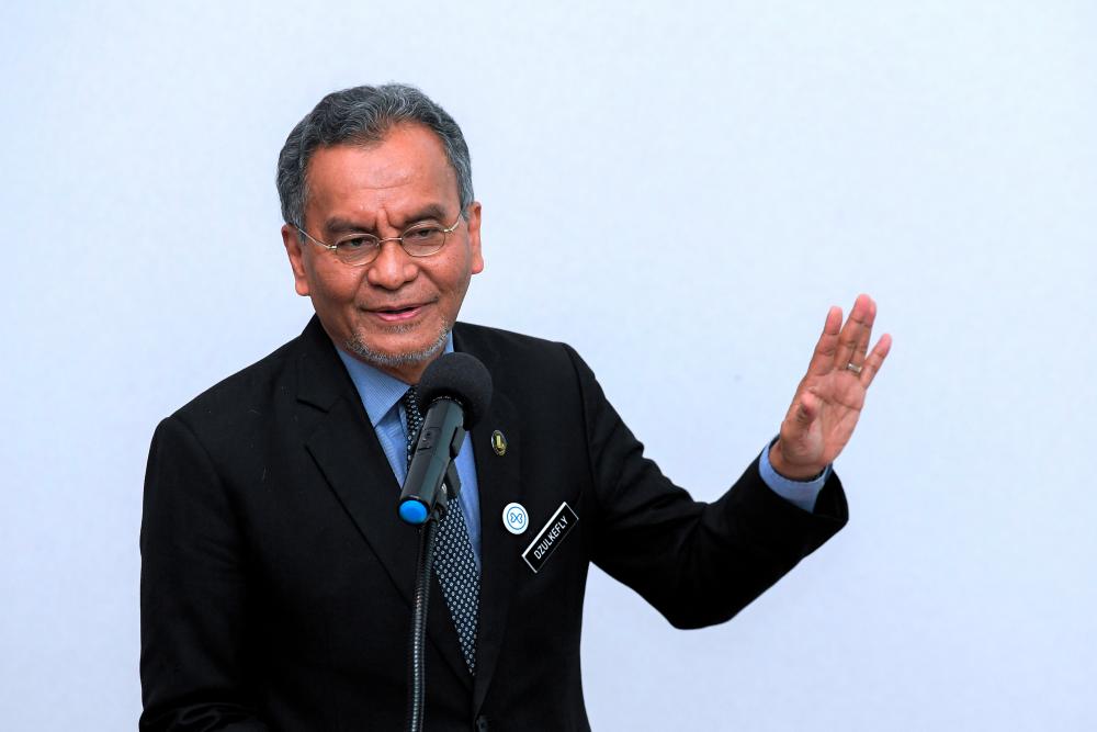 M40 group not left out in terms of medical assistance: Dzulkefly