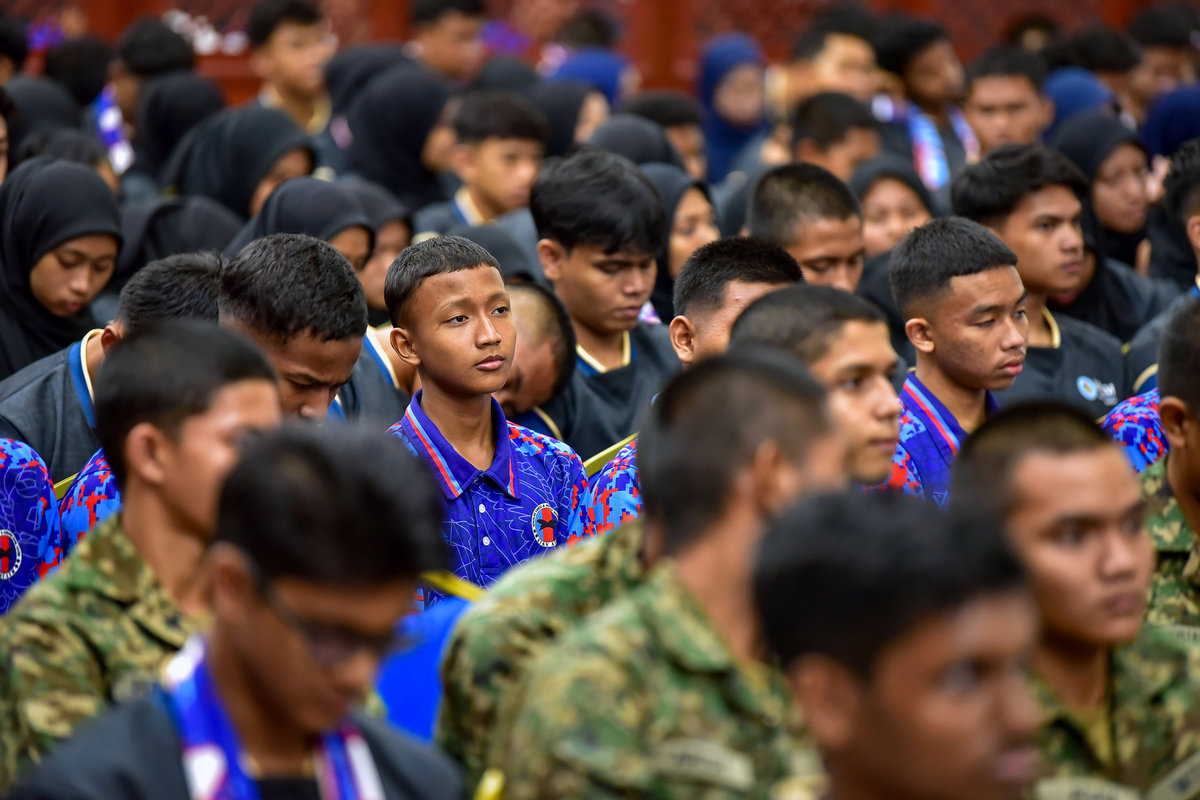 Young participants attending the sixth edition of the Rakan Muda Turun Kampus Programme for 2025 at Dewan Zulfaqar, National Defence University of Malaysia (UPNM) today. – BERNAMA