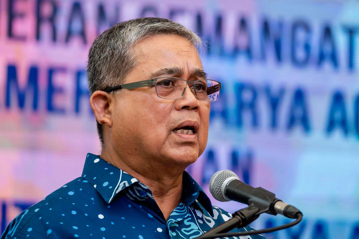 Minister of National Unity Datuk Aaron Ago Dagang - BERNAMApix