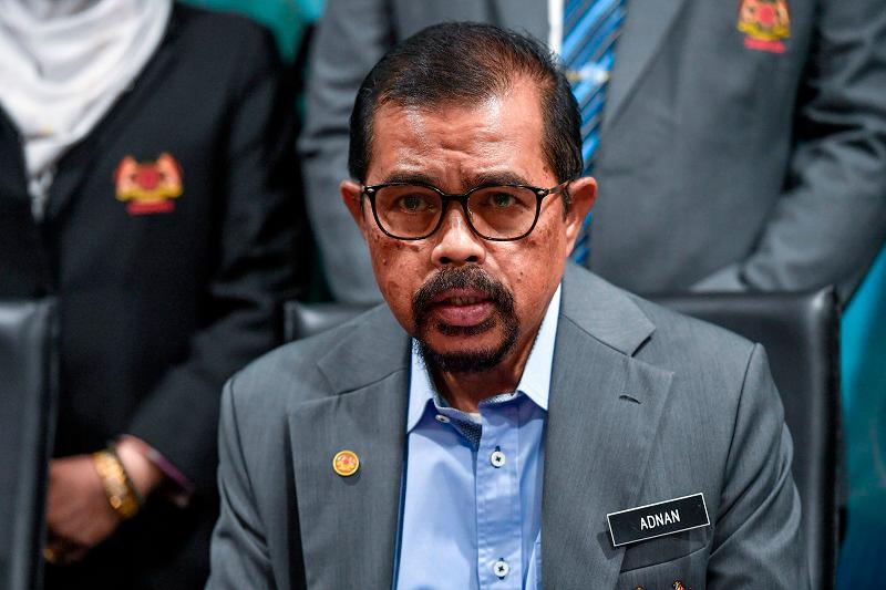 Presiden CUEPACS, Datuk Dr Adnan Mat. - fotoBERNAMA
