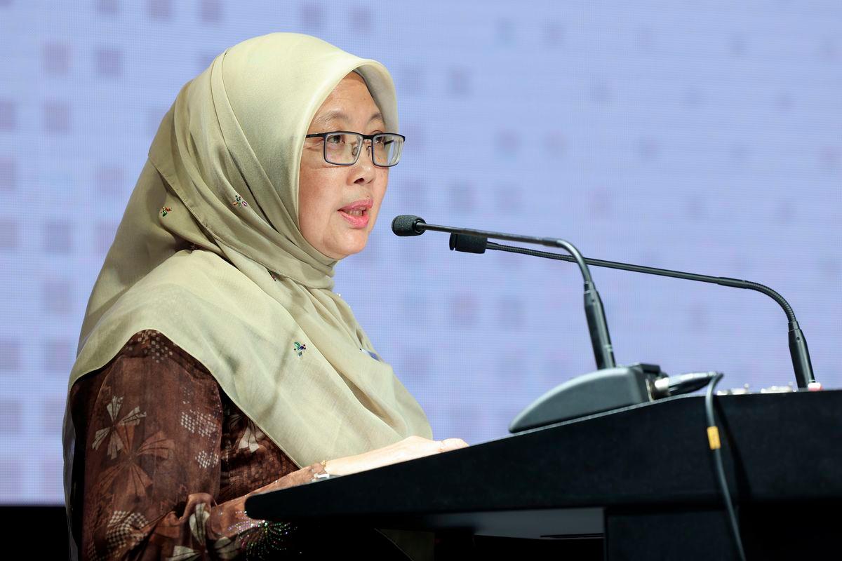 Menteri Wilayah Persekutuan Datuk Seri Dr Zaleha Mustafa menyampaikan ucapan penutup Expo SmartCity Kuala Lumpur di Pusat Konvensyen Kuala Lumpur, hari ini - fotoBERNAMA