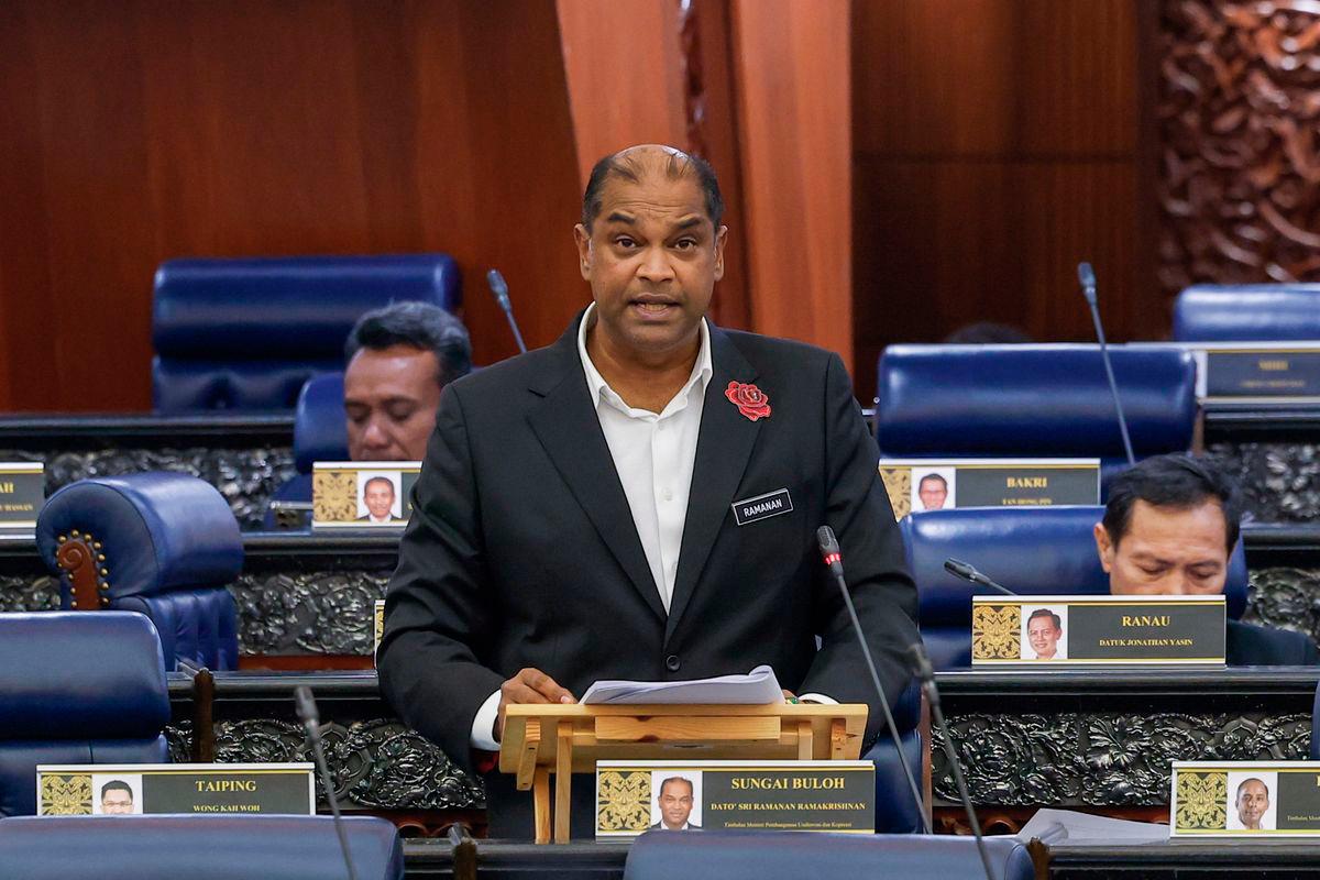 Deputy Minister of Entrepreneur Development and Cooperatives, Datuk R. Ramanan, during the Second Meeting of the Fourth Session of the 15th Parliament in the Dewan Rakyat at the Parliament Building today. – BERNAMA
