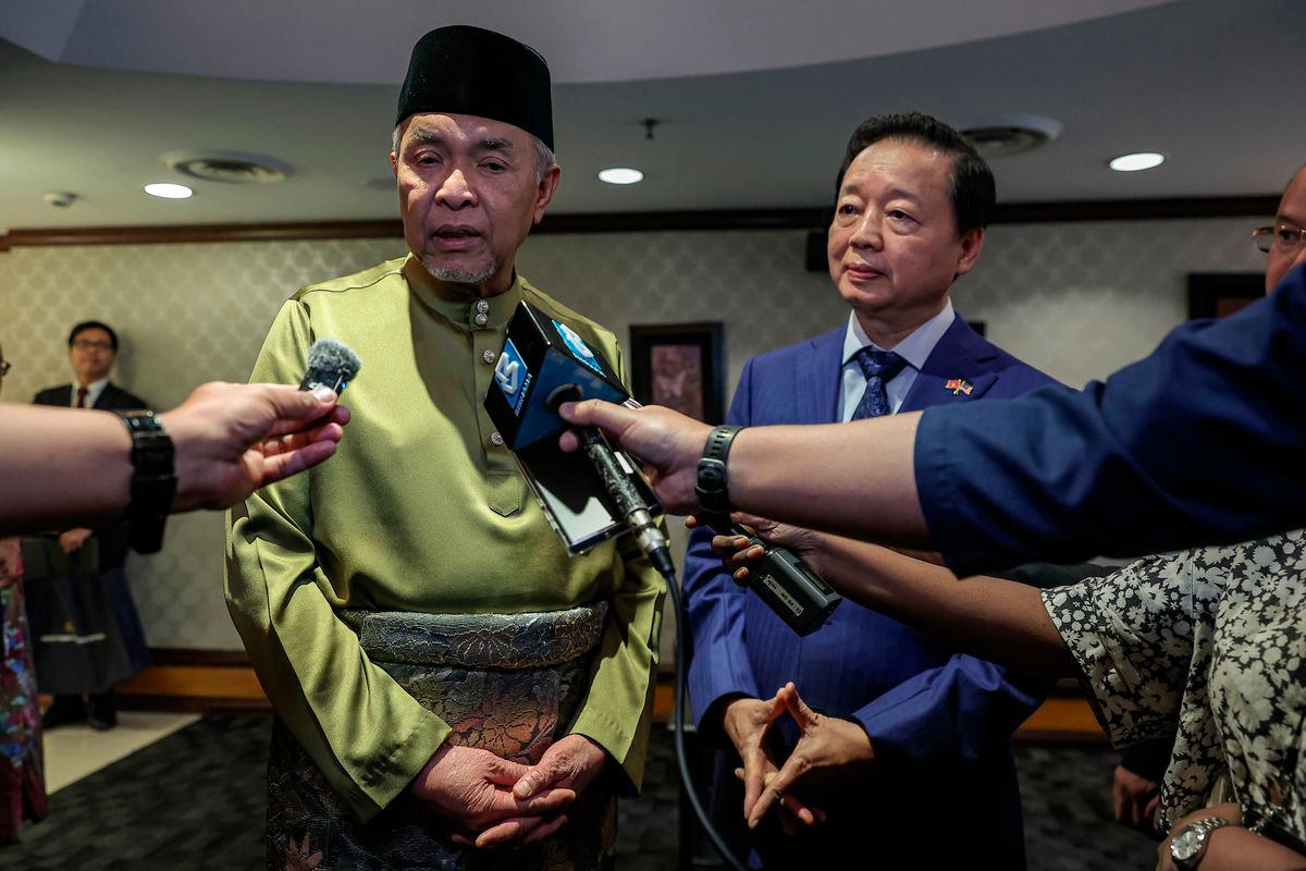 Datuk Seri Dr Ahmad Zahid Hamidi - BERNAMA