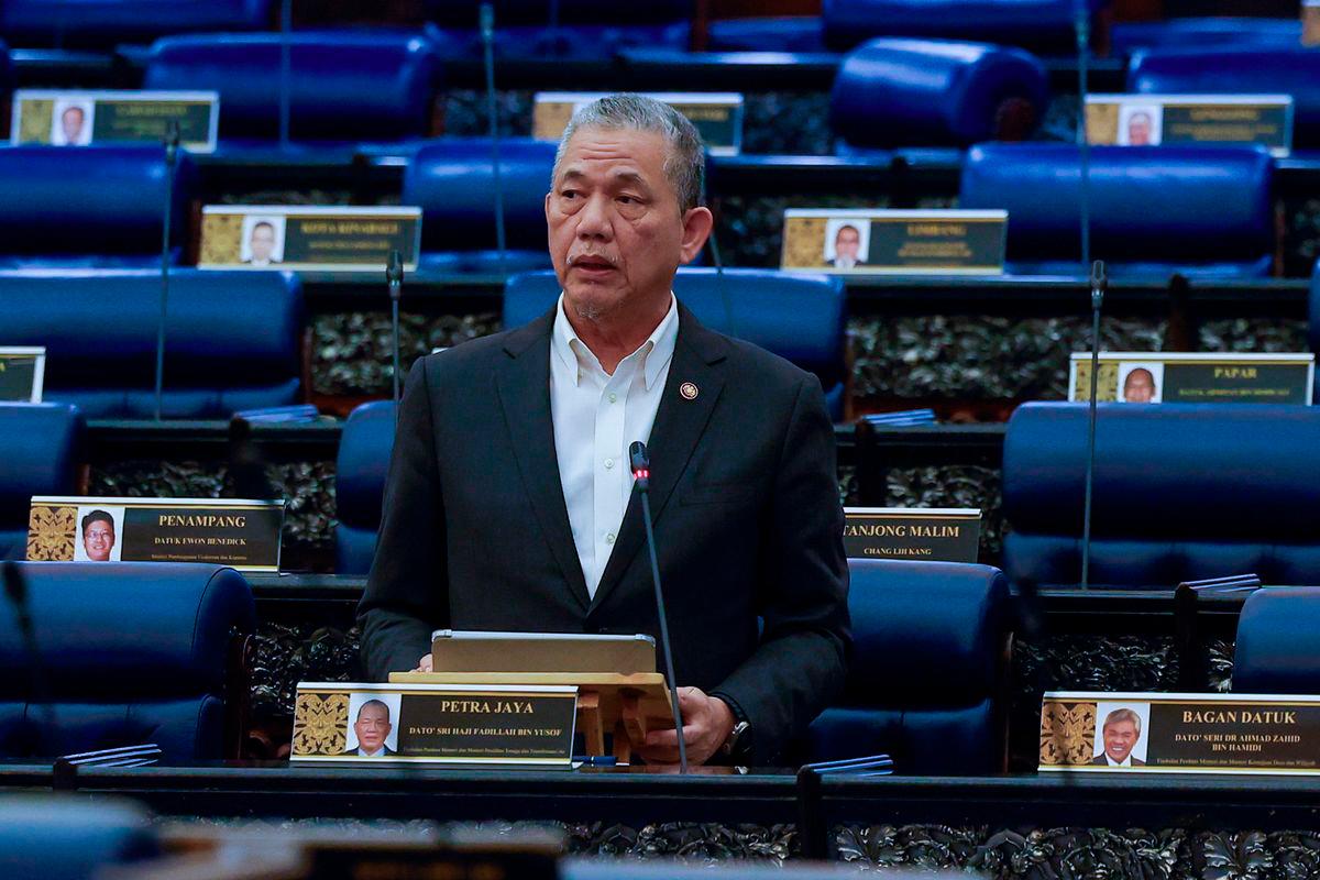 Deputy Prime Minister and Minister of Energy Transition and Water Transformation, Datuk Seri Fadillah Yusof, during the winding-up session of the 13th Malaysia Plan (RMK-13) at the Second Meeting of the Fourth Session of the 15th Parliament in the Dewan Rakyat at the Parliament Building today. – BERNAMA