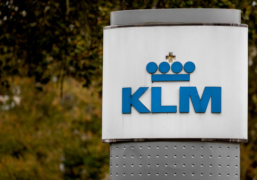 KLM says it will cut 800 to 1,000 more jobs