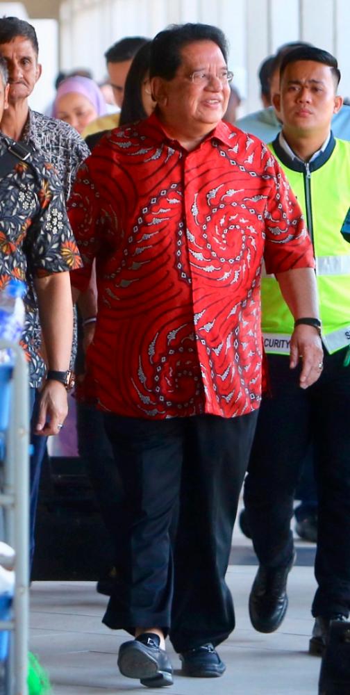 Former Federal Territories Minister Datuk Seri Tengku Adnan Tengku Mansor arrives at the Kuala Lumpur sessions court, on Jan 7, 2019. — BBX-Images