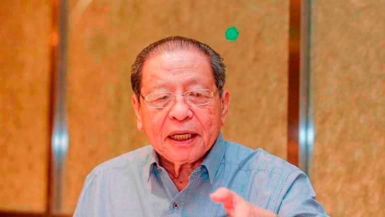 Cabinet must set an example of national unity, Lim tells PM