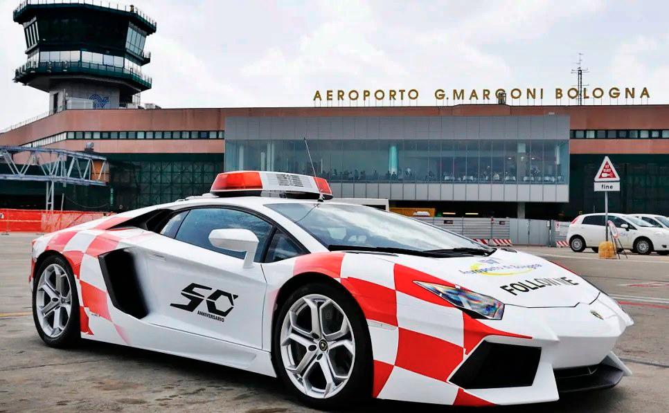 $!Lamborghini Continues To Provide ‘Follow-Me’ Car To Bologna Airport