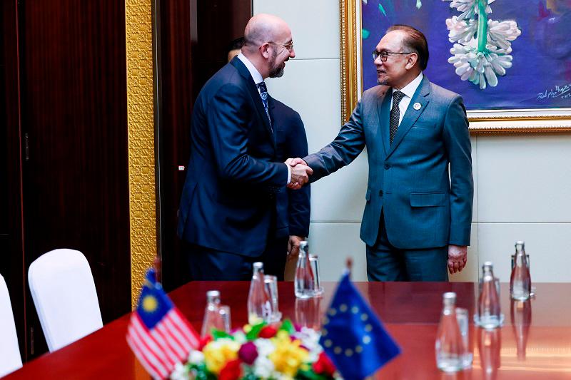 Prime Minister Datuk Seri Anwar Ibrahim (right) held a bilateral meeting with President of the European Council Charles Michel on the sidelines of the 44th and 45th ASEAN Summits and Related Summits at the National Convention Centre (NCC) here today. - BERNAMApix