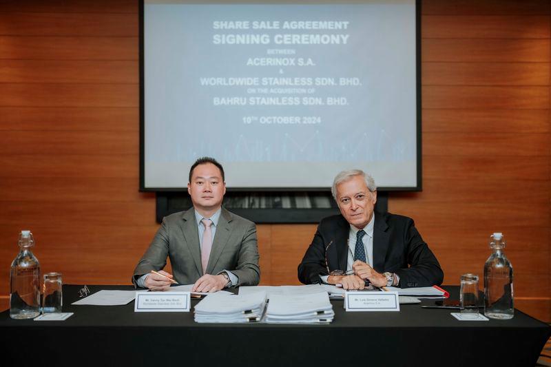 Left to right: Danny Tan, CEO of Worldwide Stainless, and Luis Gimeno, General Counsel and Secretary of the Board, Acerinox S.A.