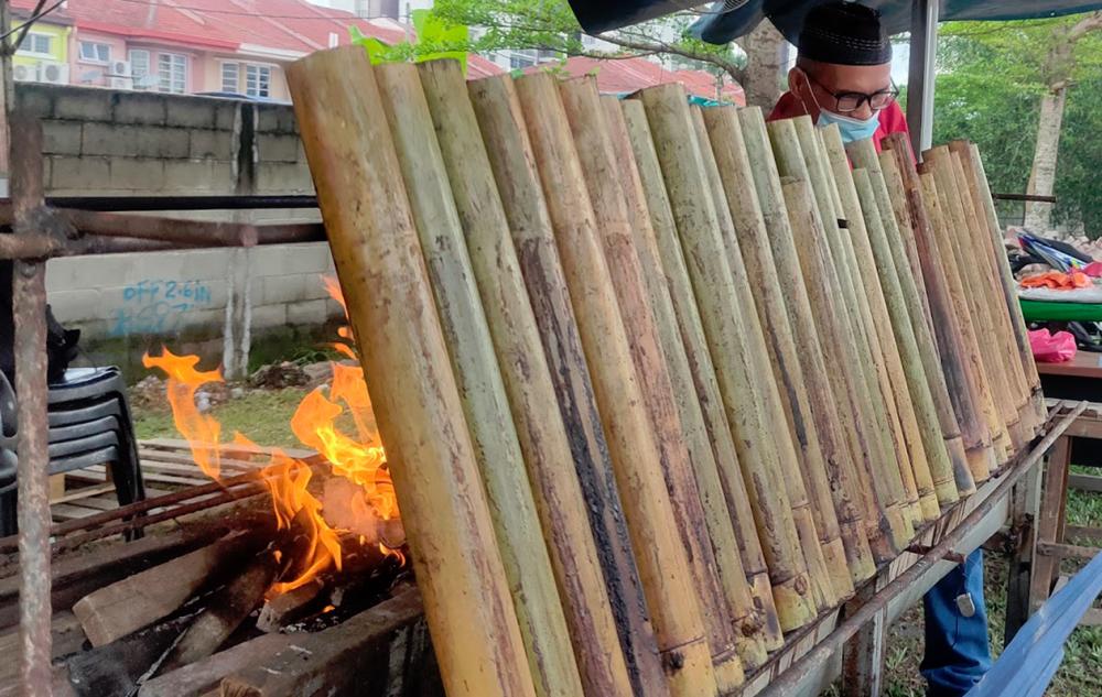 LEMANG COOKED IN PITCHER PLANT