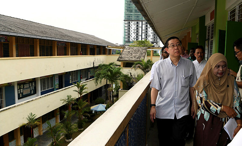 Finance Minister Lim Guan Eng during a visit to the SK Sungai Nyior. — Bernama