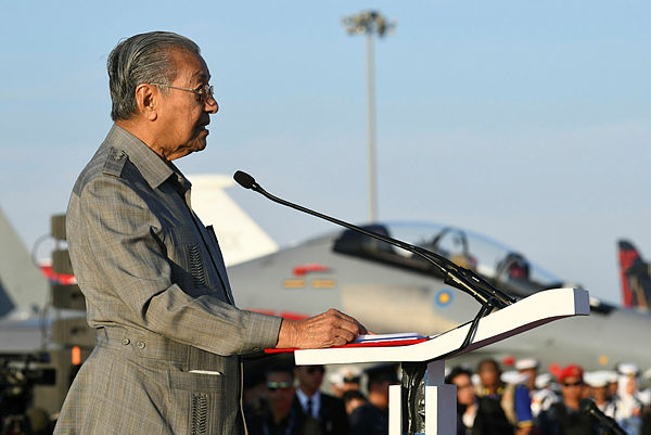 Prime Minister Tun Dr Mahathir Mohamad speaking at the opening of the 15th edition of the Langkawi International Maritime and Aerospace Exhibition 2019 (LIMA’19) at the Mahsuri International Exhibition Center (MIEC) on March 26, 2019. — Bernama