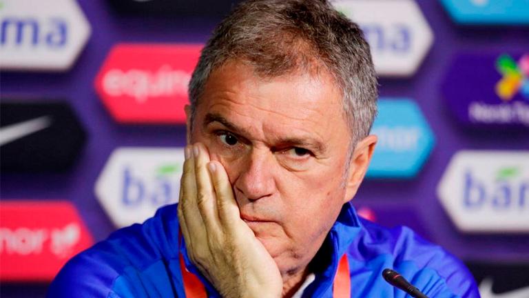 UEFA bans Serbia coach Tumbakovic, fines FA for delayed kickoff