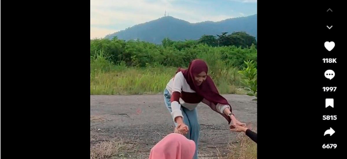 Screenshot Tik Tok @chwrrycimi