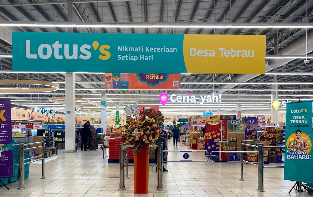 The entrance of Lotus’s refurbished Desa Tebrau outlet.