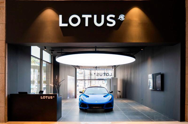 $!Lotus Emira i4 First Edition Debuts – Special Price Of RM998,800