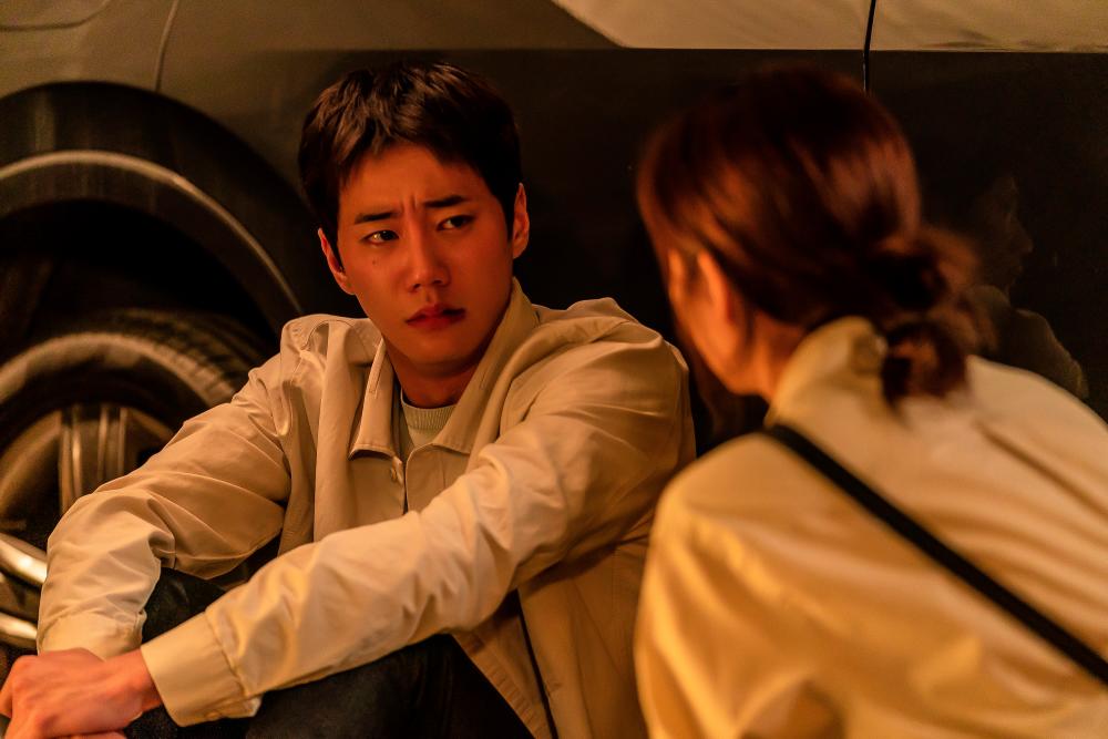 Jung Ji-Hoo (left) crying after being exposed for his unorthodox tastes. — NETFLIX $!Jung Ji-Hoo (left) crying after being exposed for his unorthodox tastes. — NETFLIX