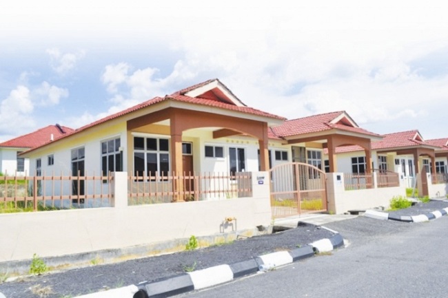 Low-cost house tenants seek extension on rent
