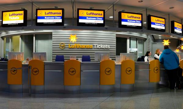Lufthansa ground staff agree €200 million cuts to avoid layoffs
