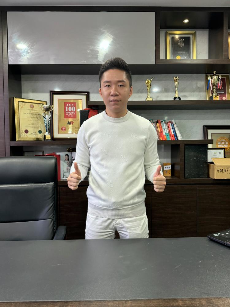 Luo says helping others is the foundation of happiness. By frequently doing good deeds and lending a helping hand, one can live life with true meaning and value. $!Luo says helping others is the foundation of happiness. By frequently doing good deeds and lending a helping hand, one can live life with true meaning and value.