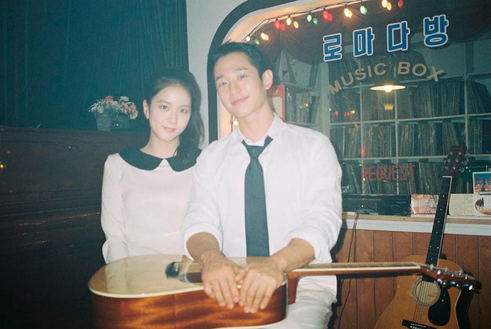 Fans are hoping to see more of Jisoo and Jung Hae In. – Instagram