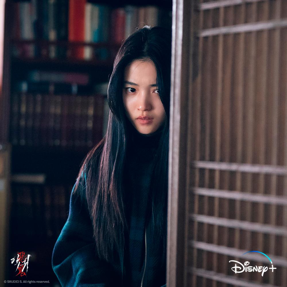 $!Kim Tae-ri is back on screen with a thriller series.